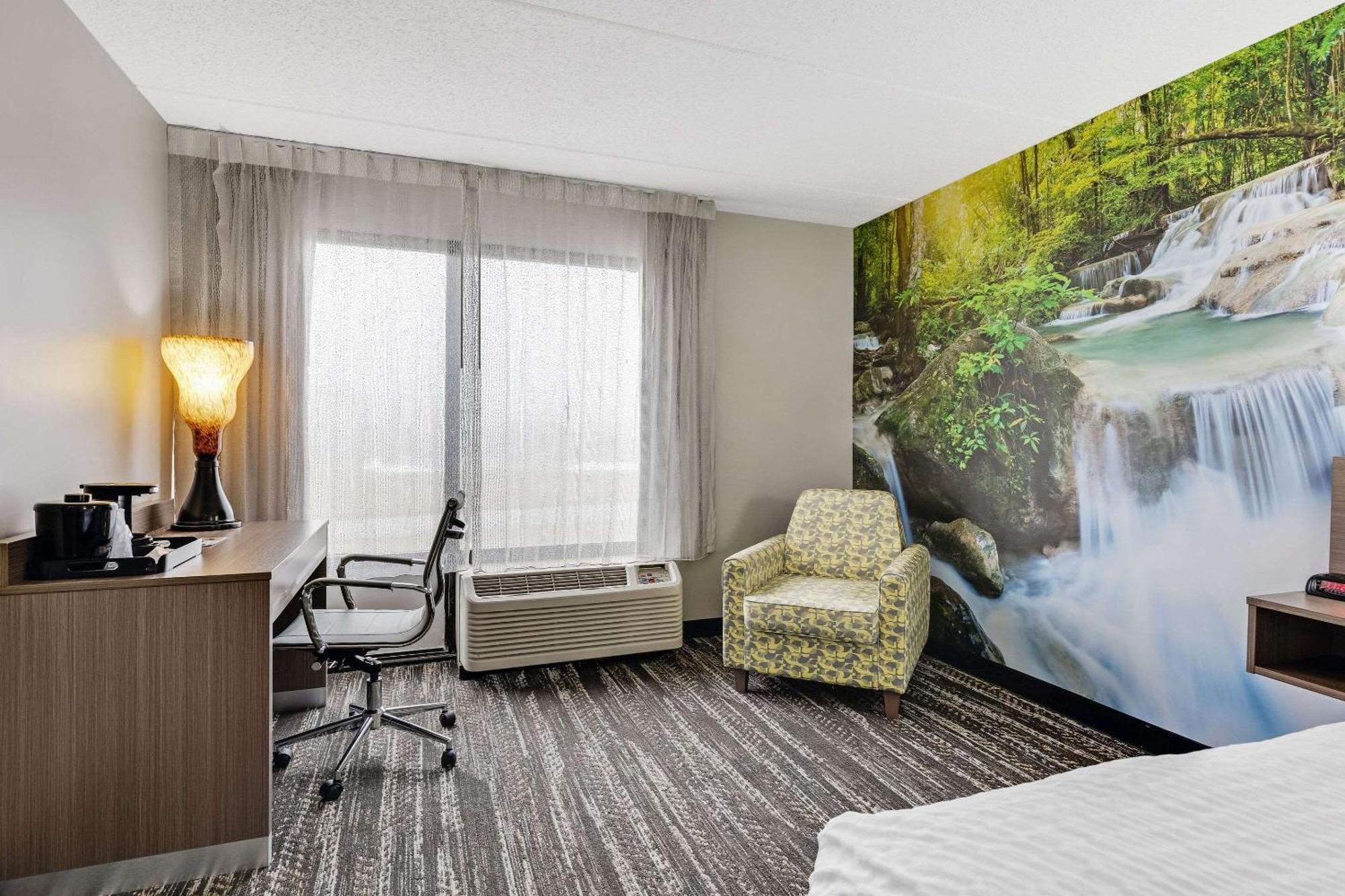 Clarion Pointe Near Erie Casino Hotel Kearsarge Kültér fotó