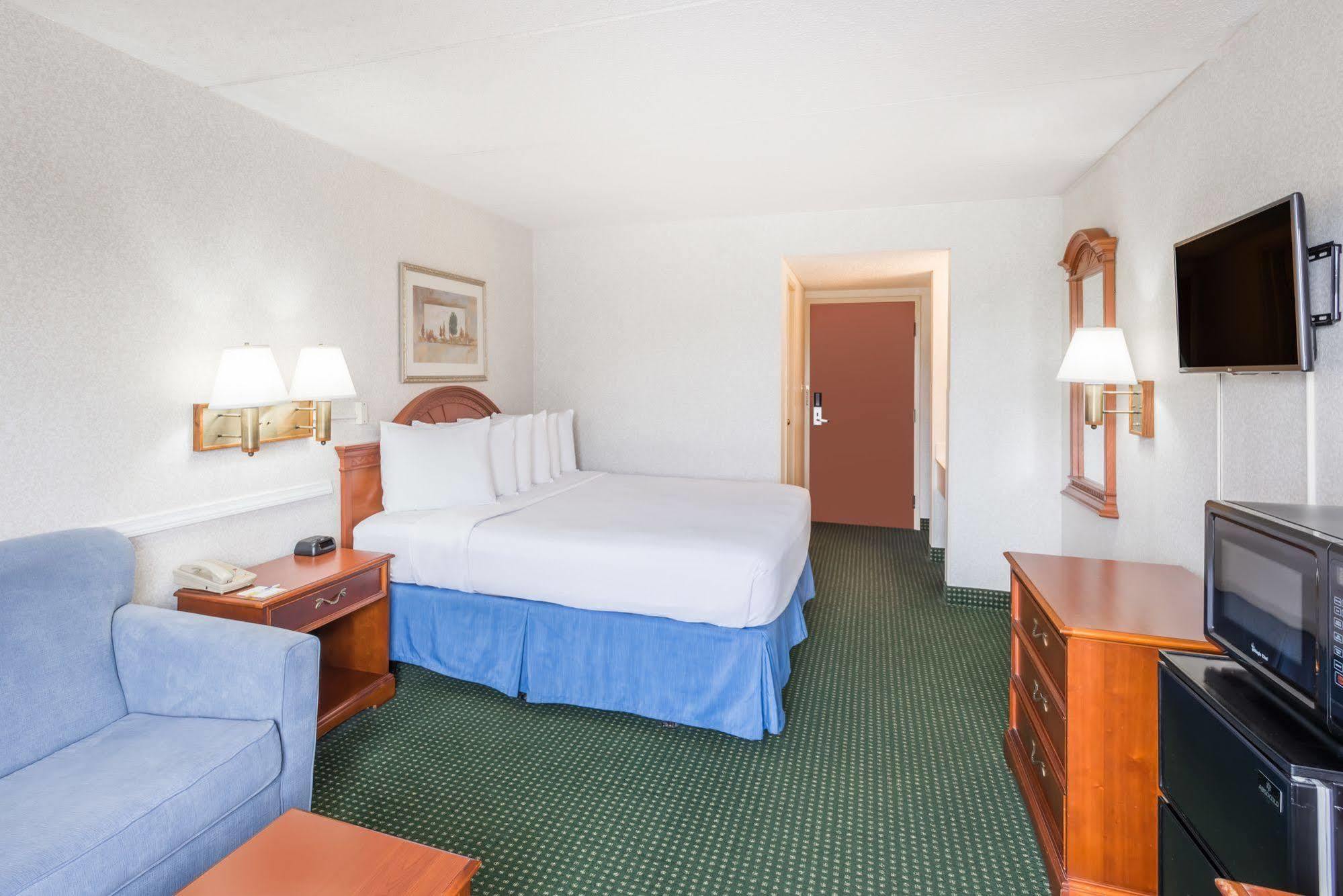 Clarion Pointe Near Erie Casino Hotel Kearsarge Kültér fotó