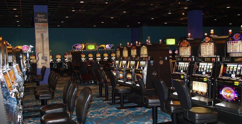 Clarion Pointe Near Erie Casino Hotel Kearsarge Kültér fotó