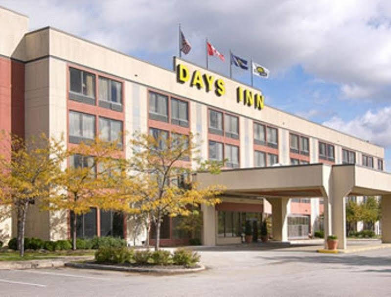 Clarion Pointe Near Erie Casino Hotel Kearsarge Kültér fotó