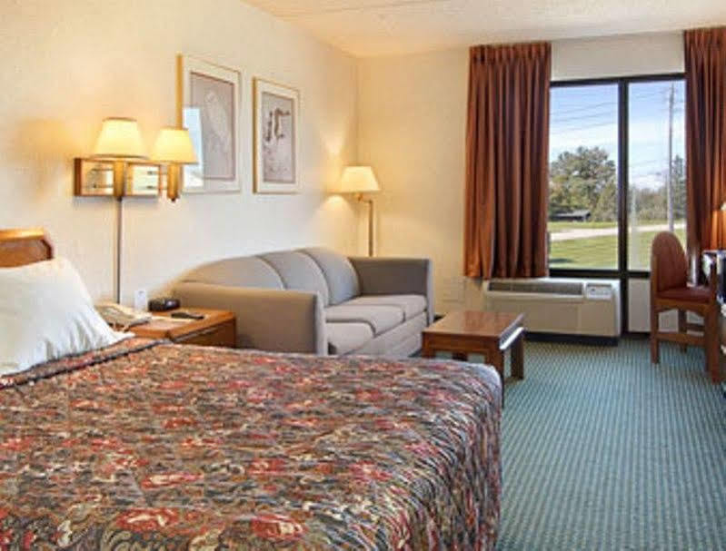 Clarion Pointe Near Erie Casino Hotel Kearsarge Kültér fotó
